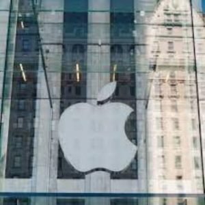 Apple becomes world's first company to hit $3 trillion market value